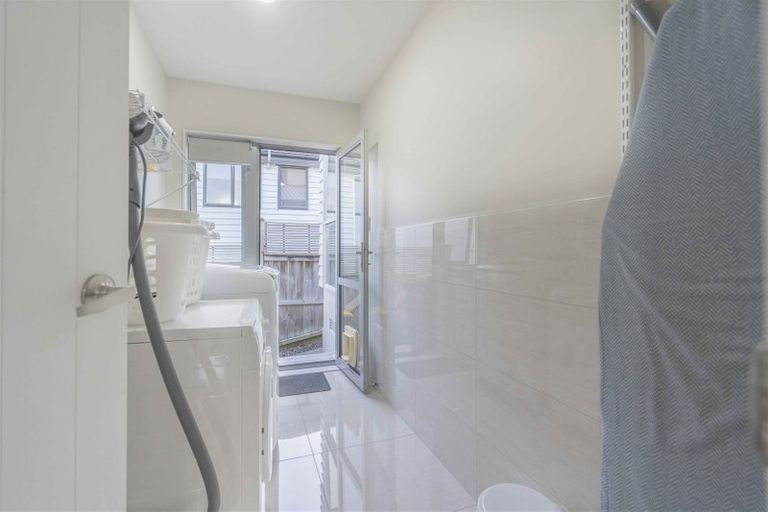 Photo of property in 13 Bintulu Place, Fairview Heights, Auckland, 0632