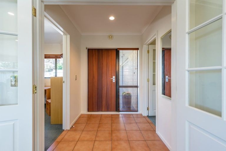 Photo of property in 146 Guildford Drive, Paraparaumu Beach, Paraparaumu, 5032