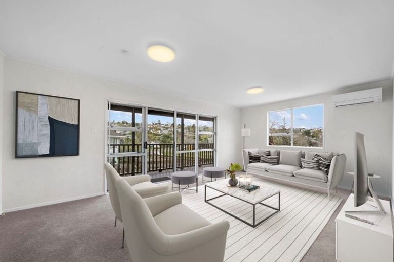 Photo of property in 63 Trias Road, Totara Vale, Auckland, 0629