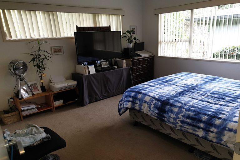 Photo of property in 17 Prestige Place, Castor Bay, Auckland, 0620