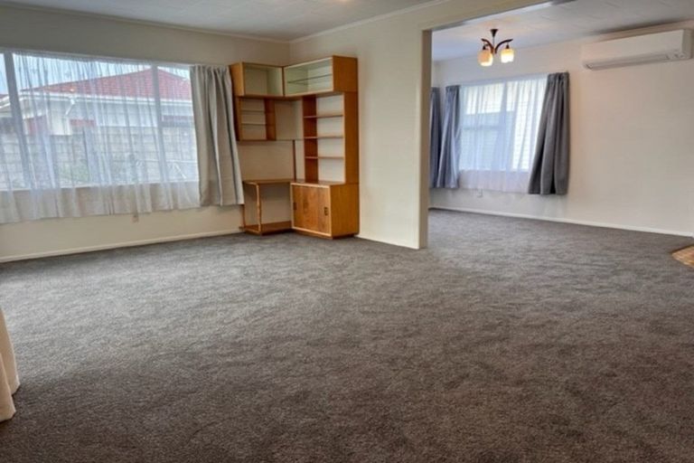 Photo of property in 19 Fife Crescent, Tamatea, Napier, 4112