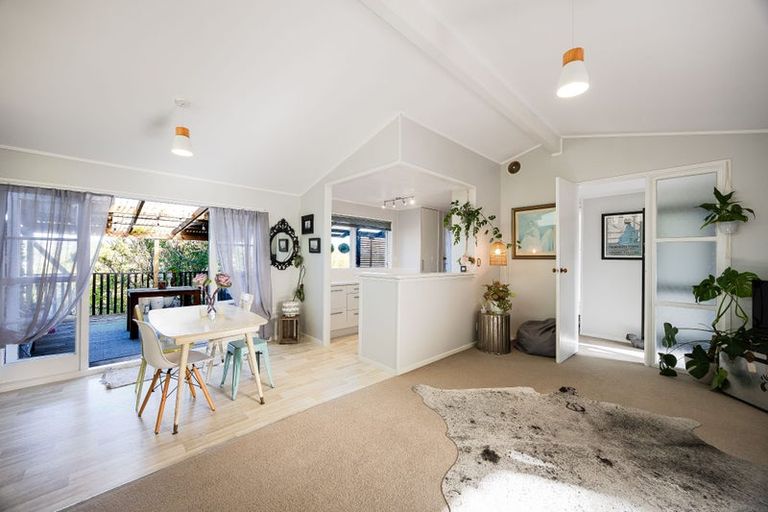 Photo of property in 33 Brigitte View, Snells Beach, 0920