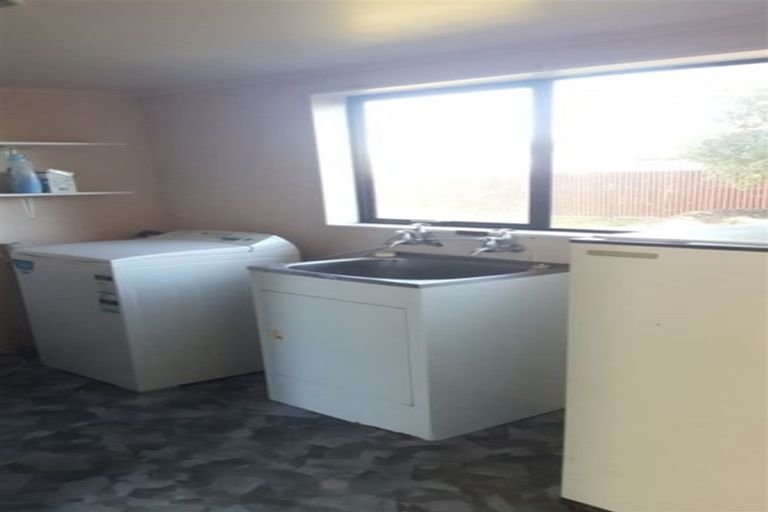 Photo of property in 90 Rhodes Street, Waimate, 7924