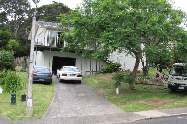 Photo of property in 28 Contessa Drive, Glenfield, Auckland, 0629
