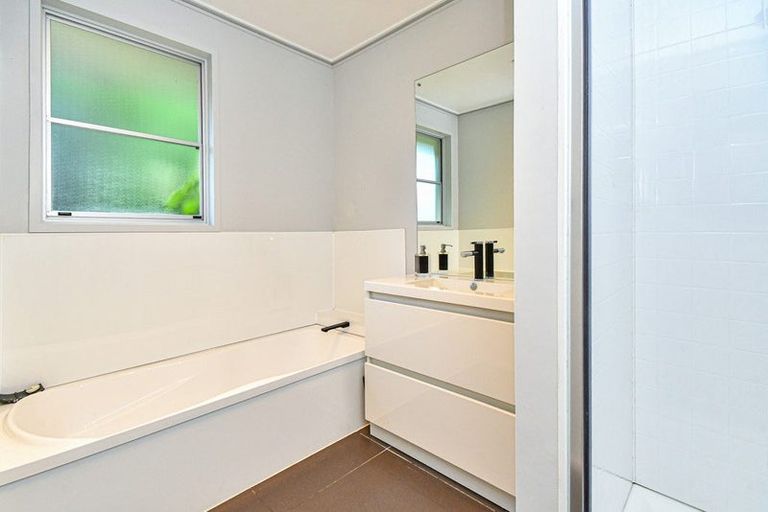 Photo of property in 51 Mack Place, Red Hill, Papakura, 2110