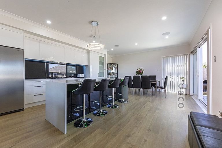 Photo of property in 2 Tauwaka Crescent, Riverhead, 0820