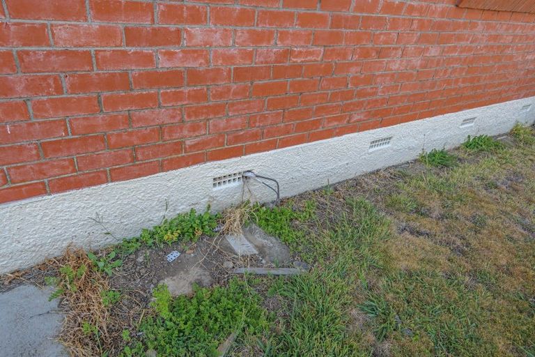 Photo of property in Clifton School, 71 Taumaihi Street, Bulls, 4818