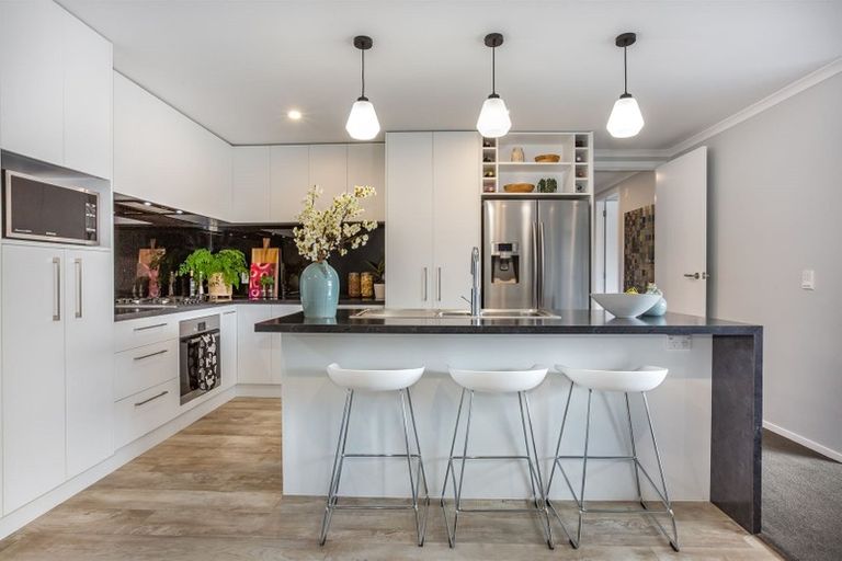 Photo of property in 7 Waitaria Terrace, Aotea, Porirua, 5024