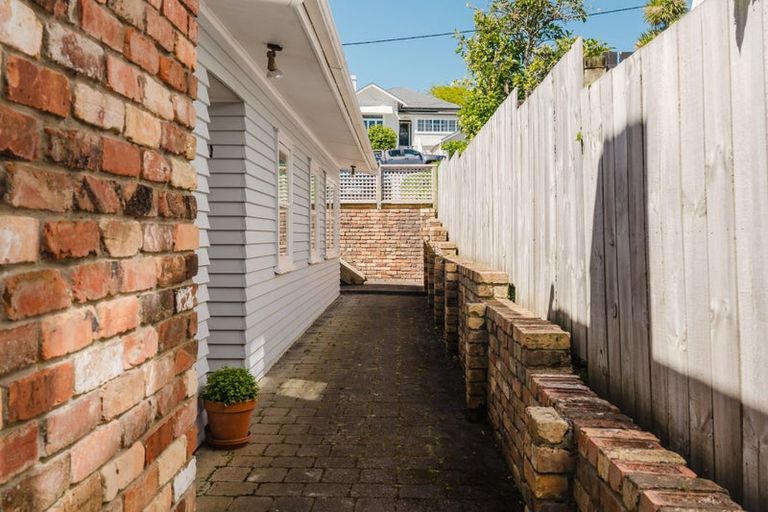 Photo of property in 26 Palmerston Road, Birkenhead, Auckland, 0626