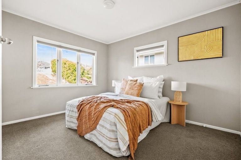 Photo of property in 1/66 Clevedon Road, Papakura, 2110