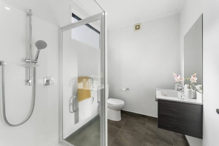 Photo of property in 284 Hobsonville Point Road, Hobsonville, Auckland, 0616