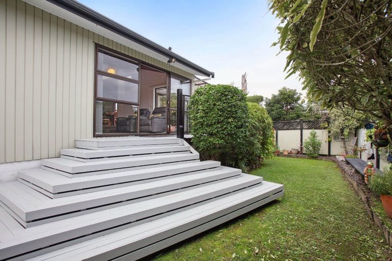 Photo of property in 18 Deanna Drive, West Harbour, Auckland, 0618