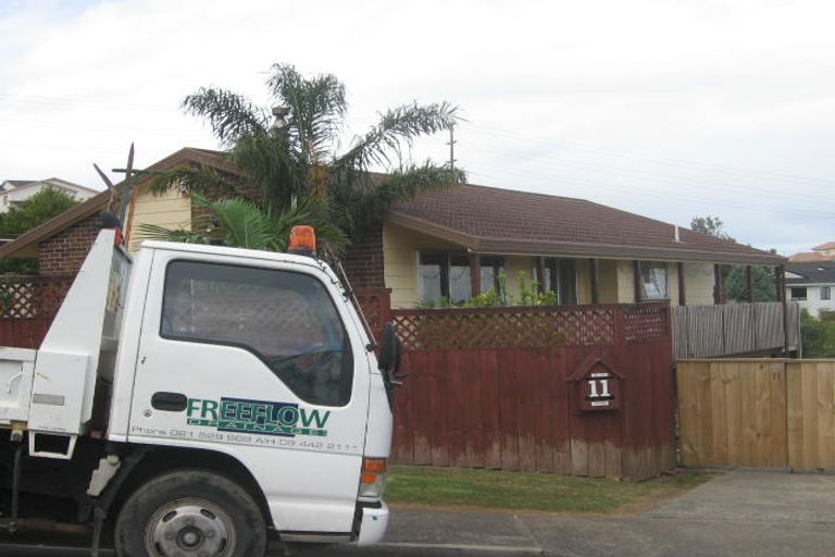 Photo of property in 11 Cassandra Grove, Totara Vale, Auckland, 0629