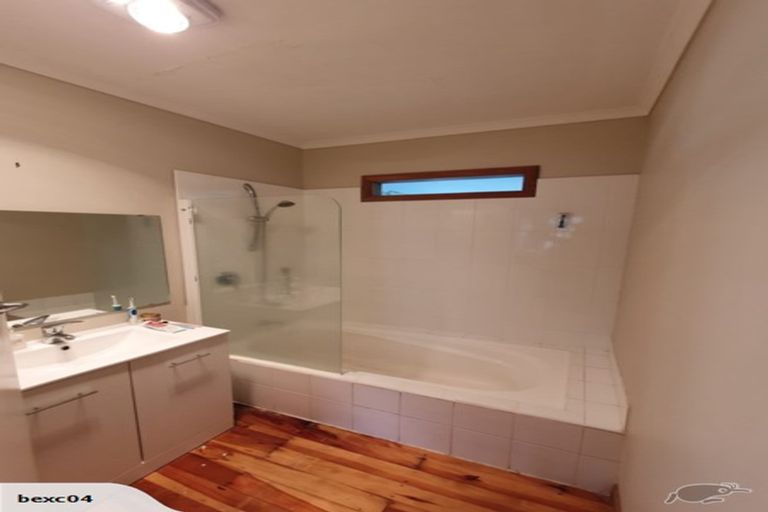 Photo of property in 24 East Street, Claudelands, Hamilton, 3214