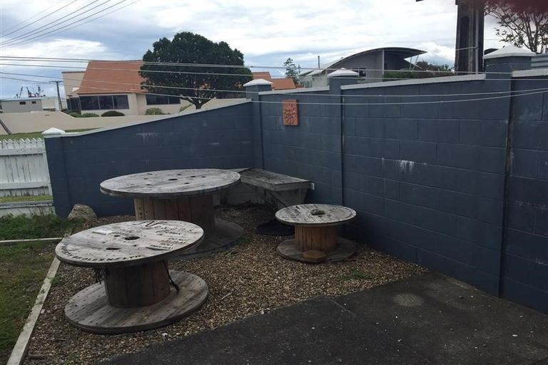 Photo of property in 2/1 Charles Street, Westshore, Napier, 4110