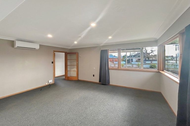 Photo of property in 122 Park Street, Winton, 9720