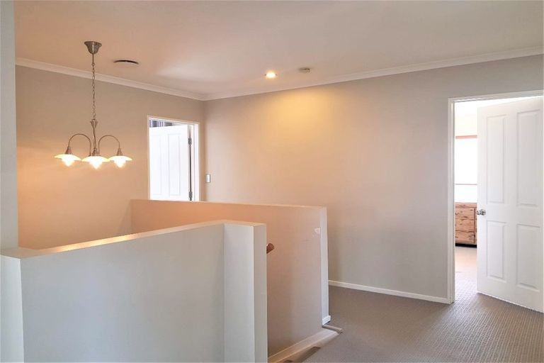 Photo of property in 16 Tavua Lane, Ranui, Auckland, 0612