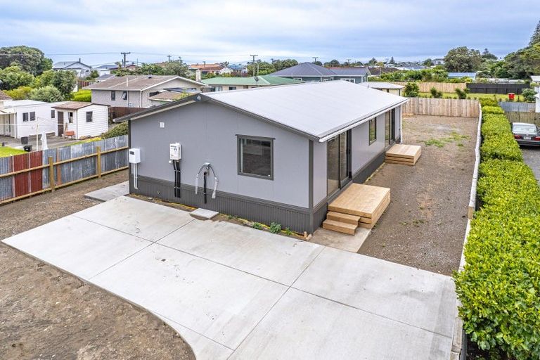 Photo of property in 19 Karewa Street, Castlecliff, Wanganui, 4501