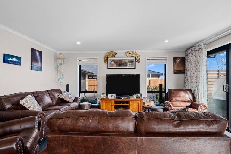 Photo of property in 4 Atutahi Street, Hurdon, New Plymouth, 4310