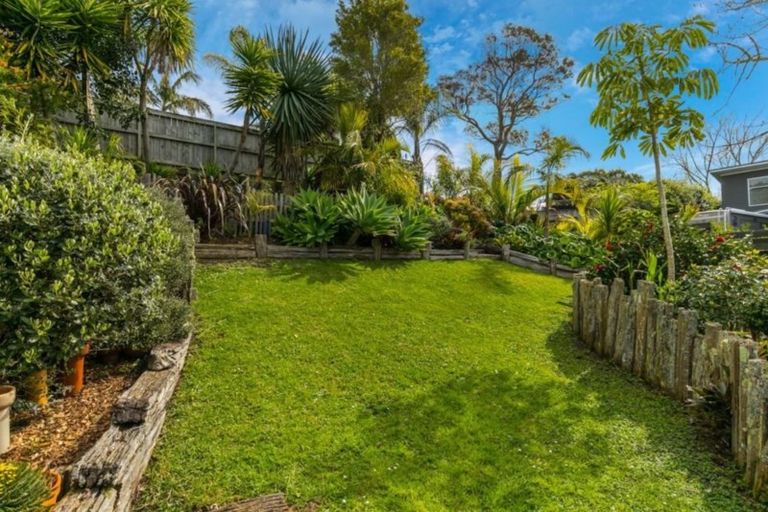 Photo of property in 1 Pounamu Avenue, Greenhithe, Auckland, 0632