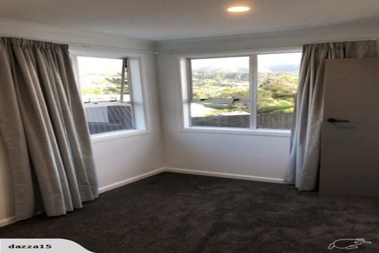 Photo of property in 26 Raroa Terrace, Tawa, Wellington, 5028