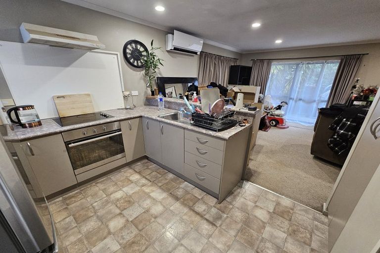 Photo of property in 12 Yeats Crescent, Fairfield, Hamilton, 3214