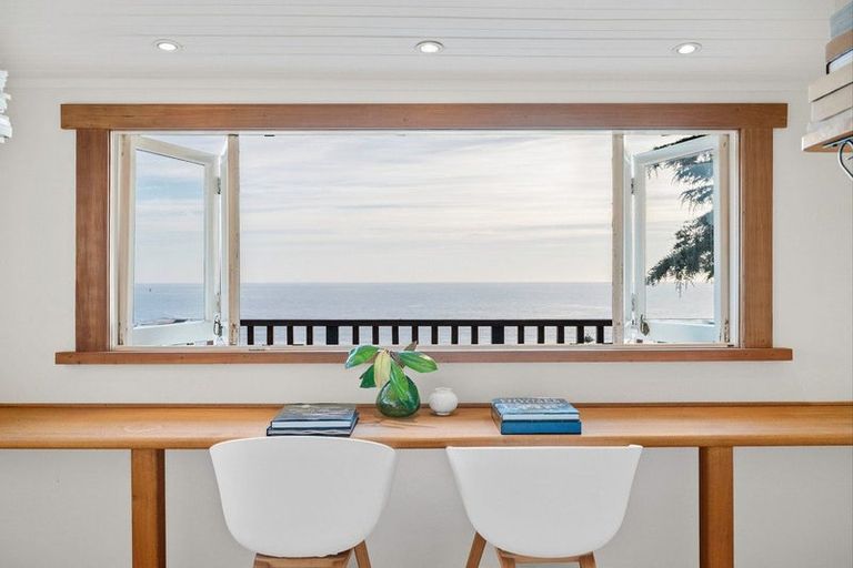 Photo of property in 16 Hukarere Road, Bluff Hill, Napier, 4110