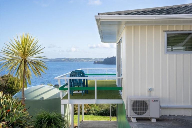 Photo of property in 28 Barrier View Road, Leigh, 0985