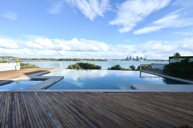 Photo of property in 10 Marine Terrace, Bayswater, Auckland, 0622