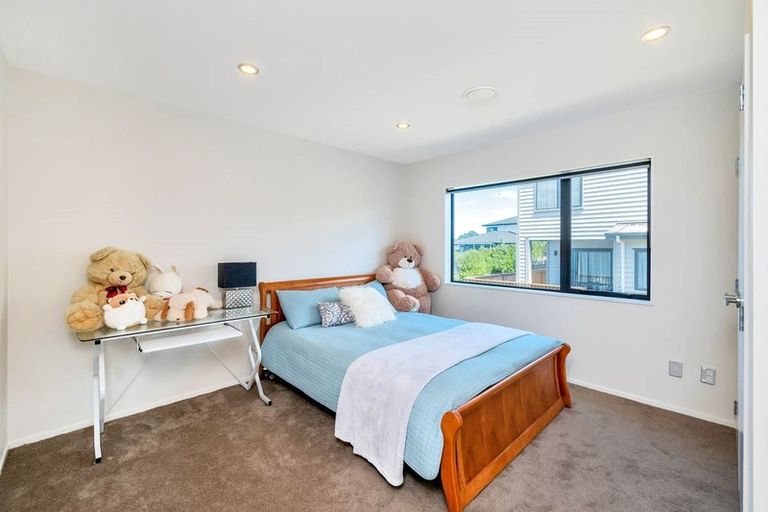 Photo of property in 14 Platinum Rise, Ranui, Auckland, 0612
