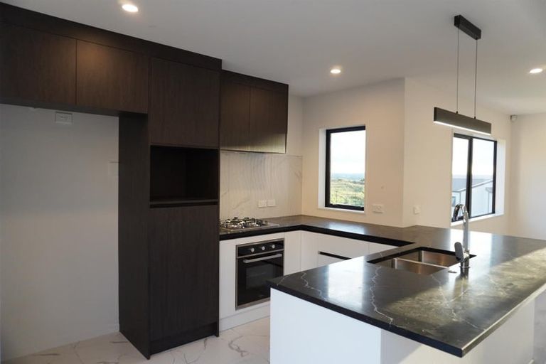 Photo of property in 24a Crestview Rise, Papakura, 2110