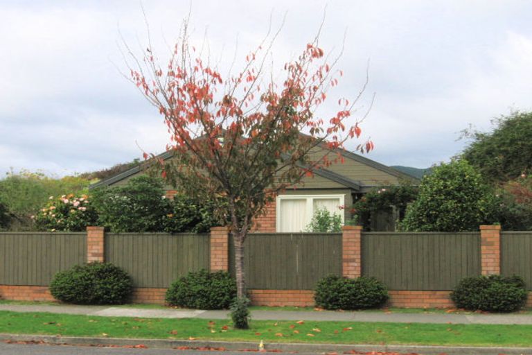 Photo of property in 114 Belvedere Avenue, Waikanae, 5036
