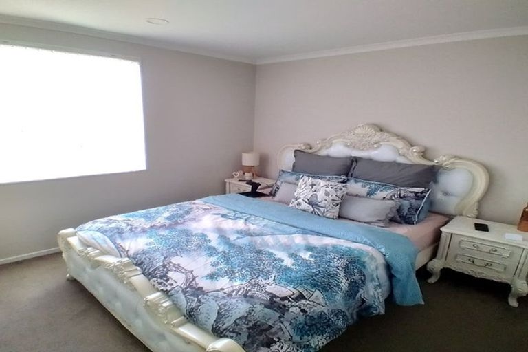 Photo of property in 14 Warbler Crescent, Papakura, 2110