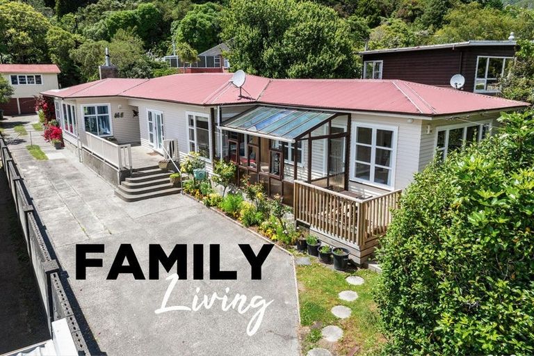Photo of property in 465 Stokes Valley Road, Stokes Valley, Lower Hutt, 5019