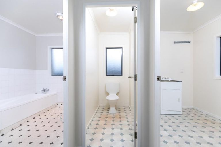 Photo of property in 45 Catalina Drive, Melville, Hamilton, 3206