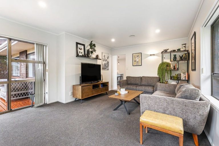 Photo of property in 37 Centreway Road, Orewa, 0931