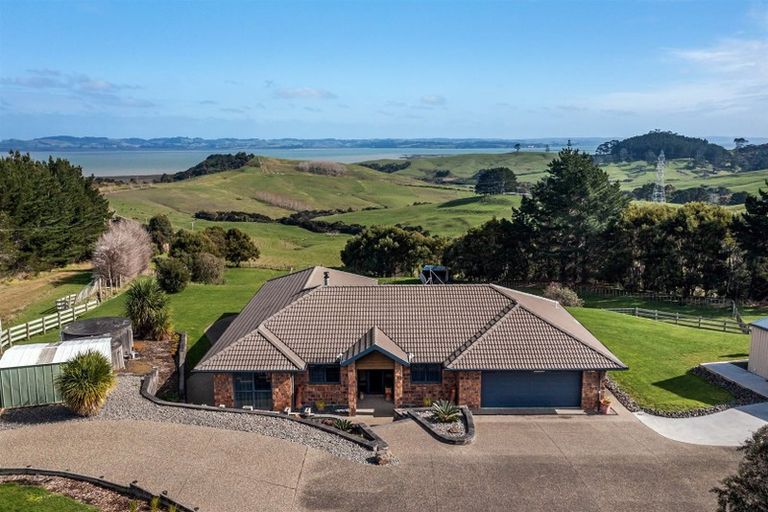 Photo of property in 16 Oyster Road West, Kaukapakapa, Warkworth, 0984