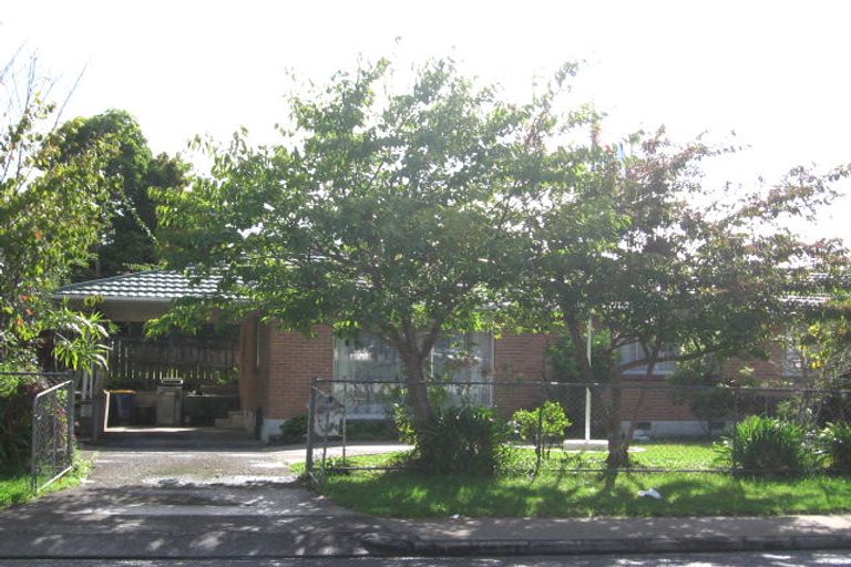 Photo of property in 1/73 Vodanovich Road, Te Atatu South, Auckland, 0610