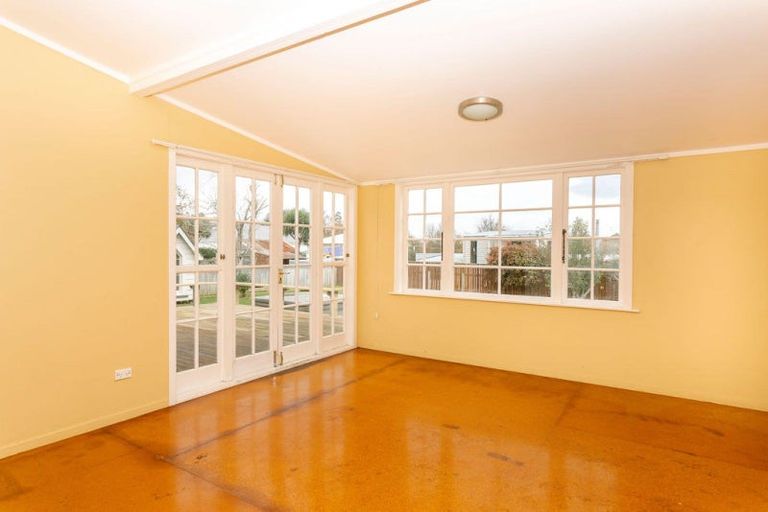 Photo of property in 9 Edward Street, Dannevirke, 4930