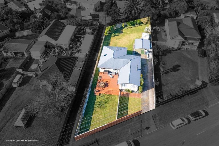 Photo of property in 44 Woodglen Road, Glen Eden, Auckland, 0602