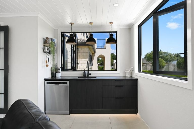 Photo of property in 27 Nielsen Gardens, Rototuna, Hamilton, 3210