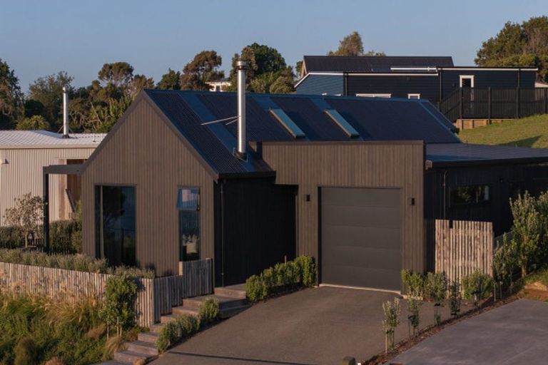 Photo of property in 13 Rangitahi Road, Raglan, 3225