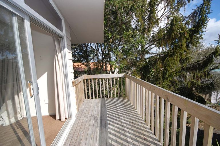 Photo of property in 1/40 Woodstock Road, Forrest Hill, Auckland, 0620