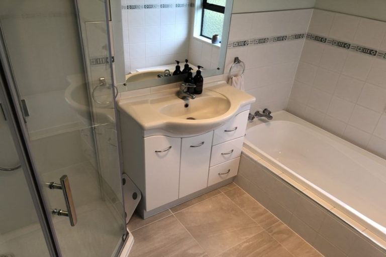 Photo of property in 1/177 Onewa Road, Birkenhead, Auckland, 0626