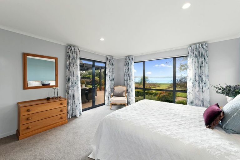 Photo of property in 18 Gemini Place, Kawaha Point, Rotorua, 3010