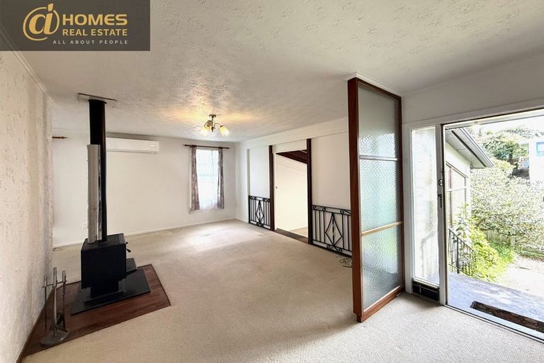 Photo of property in 16 Edgewood Way, Henderson, Auckland, 0612