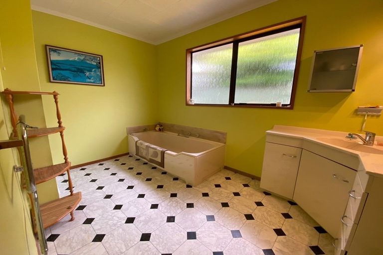 Photo of property in 10 Windsor Avenue, Waikanae, 5036