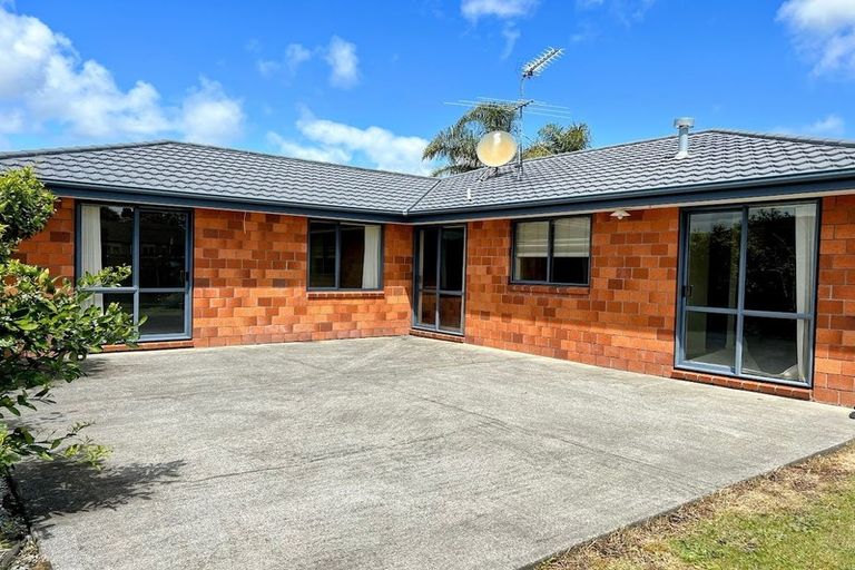 Photo of property in 22 Greig Place, Pukekohe, 2120