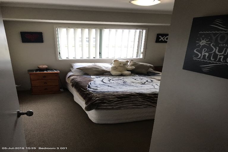 Photo of property in 34 Tussock Avenue, Mangere, Auckland, 2022