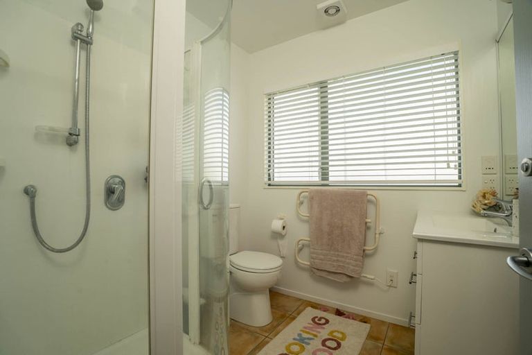 Photo of property in 12 Pendennis Point, Camborne, Porirua, 5026